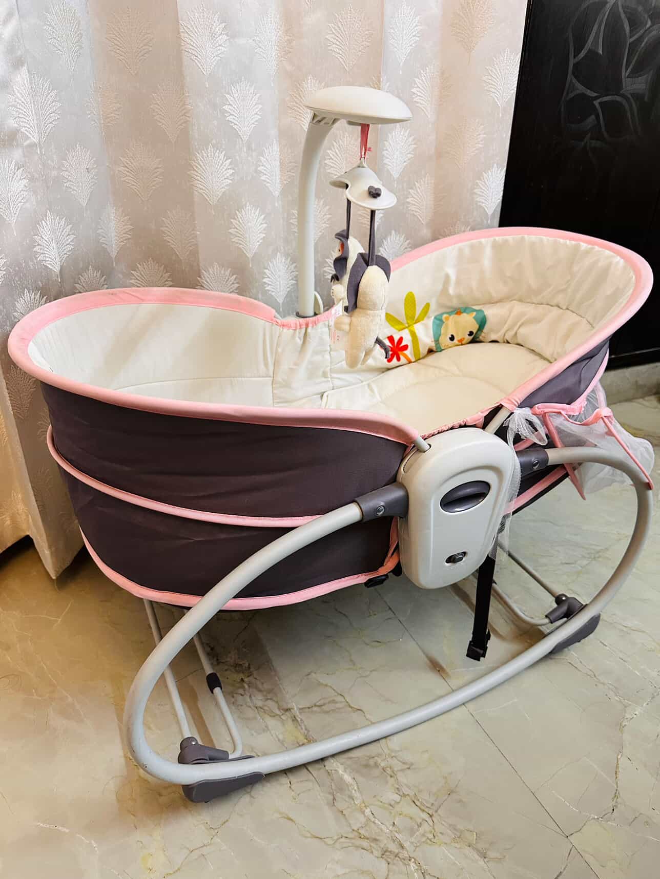 Mastela 5 in 1 Rocker & Bassinet