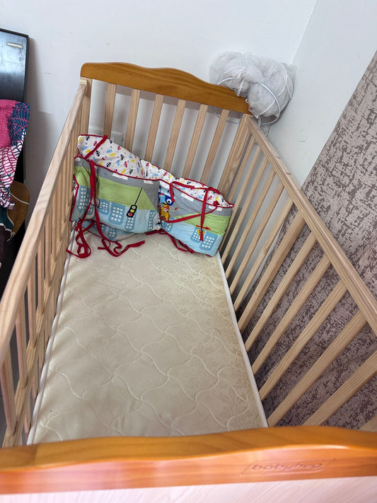 Babyhug Hamilton Wooden Cot with Mattress and Bumper