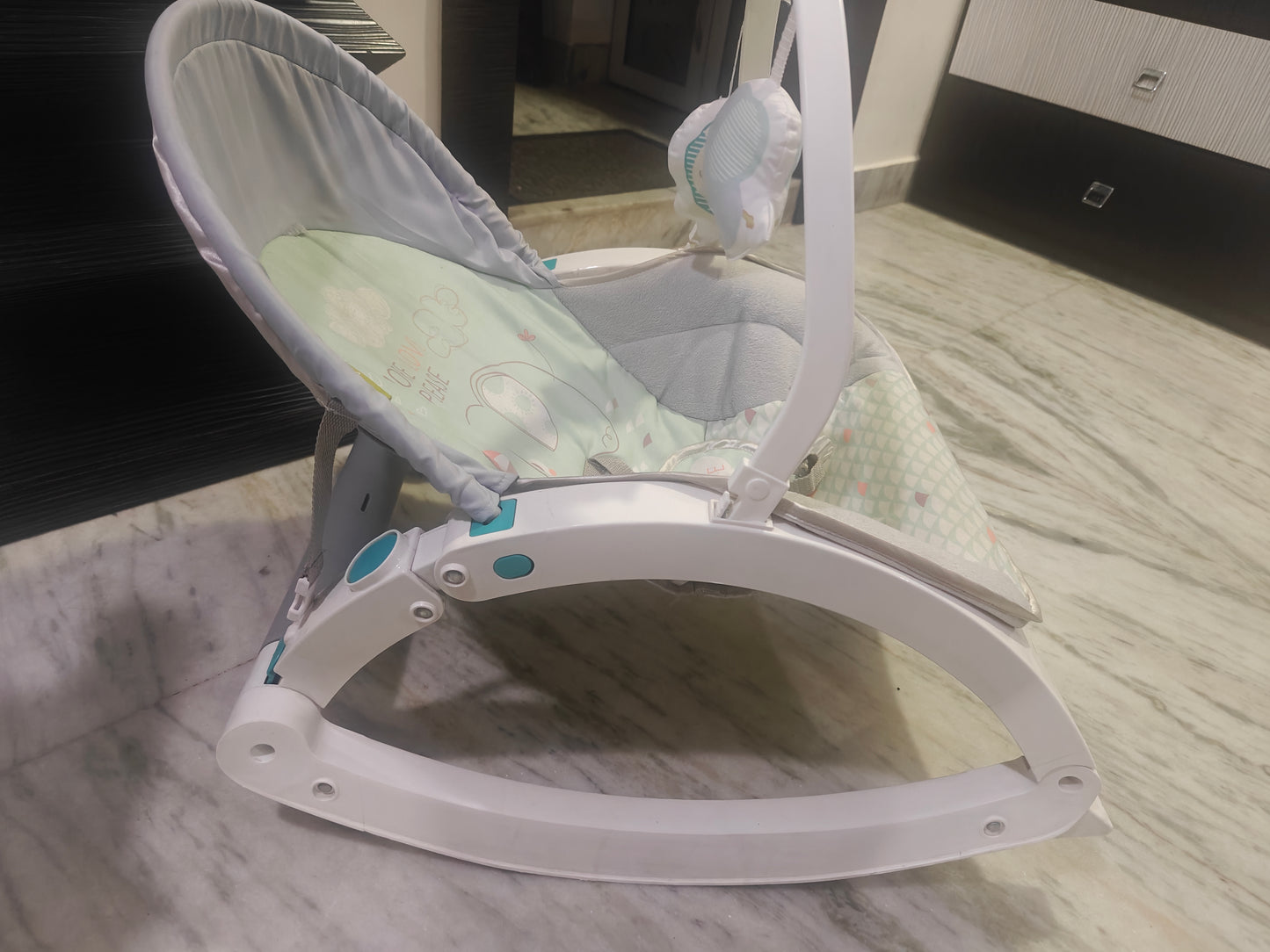 R for Rabbit Rock N Play Baby Rocker Baby Feeding Chair with Vibration and Soothing Music, Adjustable Backrest with Arc-Shaped Legs for Rocking Mode | 3 in 1 Functionality DetachableToy Bar (Green)