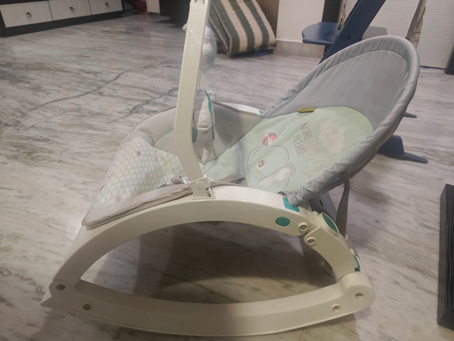 R for Rabbit Rock N Play Baby Rocker Baby Feeding Chair with Vibration and Soothing Music, Adjustable Backrest with Arc-Shaped Legs for Rocking Mode | 3 in 1 Functionality DetachableToy Bar (Green)