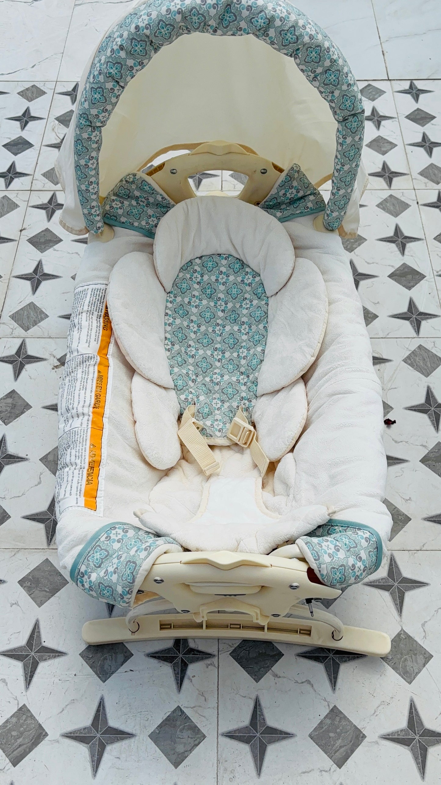 Graco Pack 'n Play Playard with Cuddle Cove Rocker