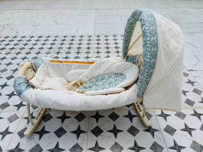 Graco Pack 'n Play Playard with Cuddle Cove Rocker