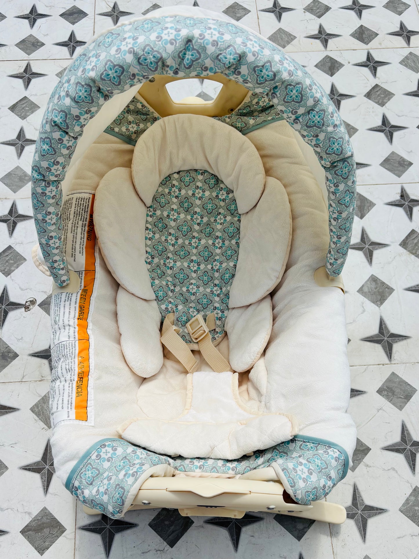 Graco Pack 'n Play Playard with Cuddle Cove Rocker