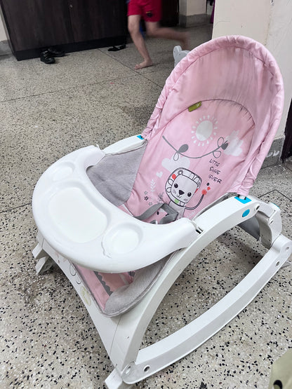 R for Rabbit Rock N Play Baby Rocker Baby Feeding Chair with Vibration and Soothing Music, Adjustable Backrest with Arc-Shaped Legs for Rocking Mode | 3 in 1 Functionality DetachableToy Bar (Pink)