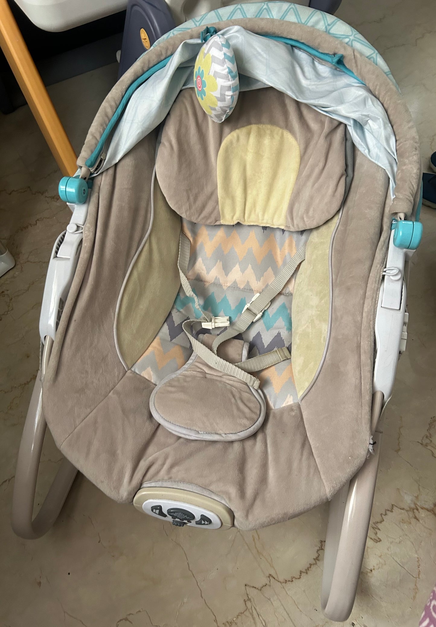Infantso Baby Rocker & Bouncer for 0 to 2 Years, Portable Rocker for Newborn with Calming Vibrations & Hanging Toys