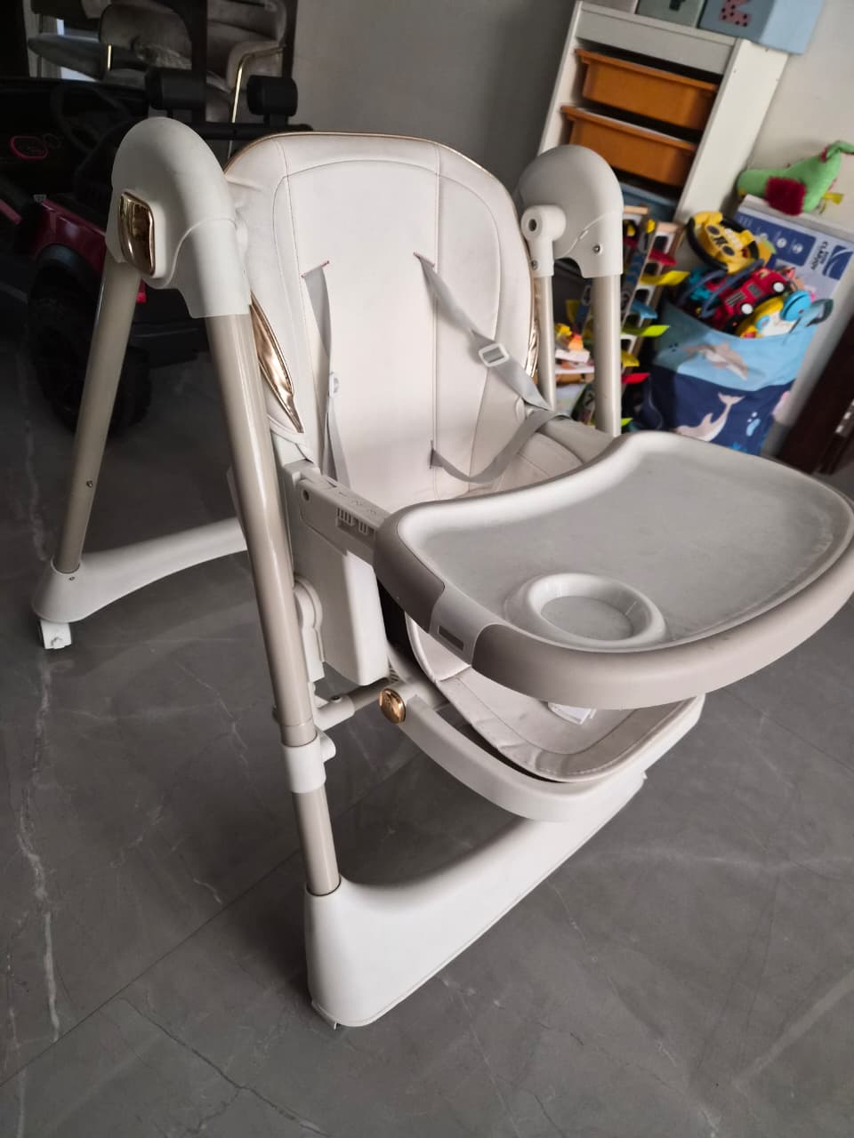 StarAndDaisy Galaxy 2 in1 Rocking Baby High Chair for Boys and Girls Dining Chair 4 Level Reclining Position, Adjustable Height, Locking Wheels, 5 Point Safety Belt