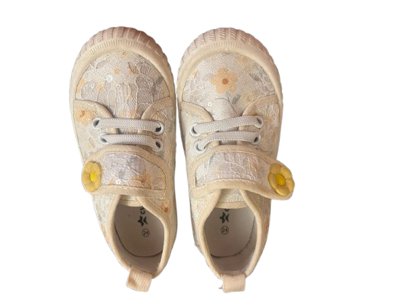 Cutewalk by Babyhug Footwear Velcro Closure Sandal Age 2.5 - 3 years